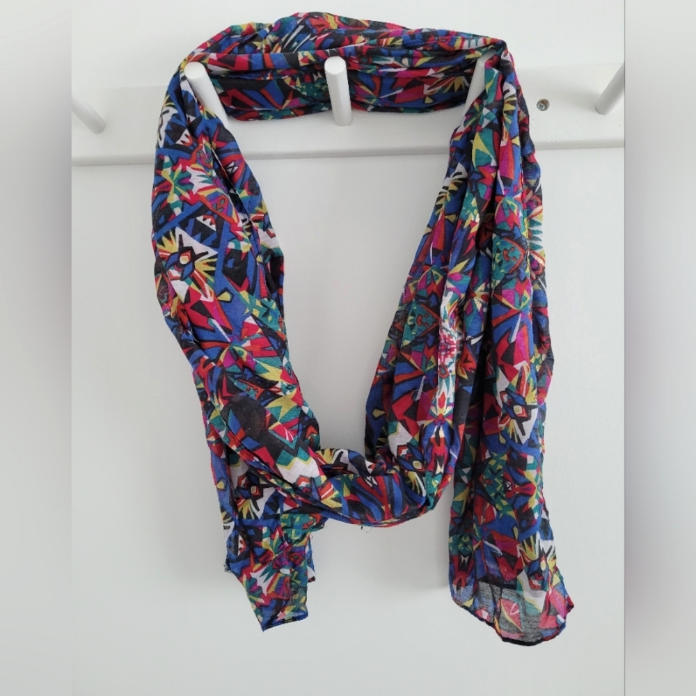 H&M floral kaleidoscope print lightweight scarf